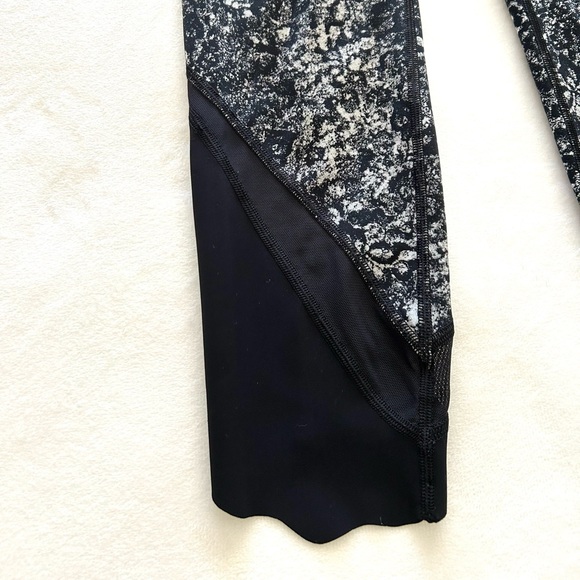 Lululemon Wunder Under Crop II (Special Edition) *Scallop 24” Ice Grey Black - Picture 6 of 10